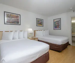 Photo 5 - Contempra Inn