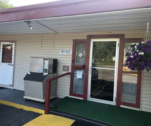 Photo 2 - Claremont Motor Lodge