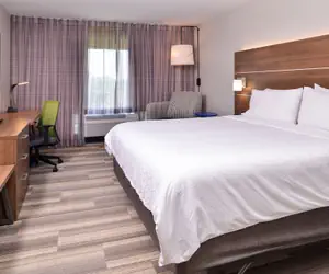 Photo 5 - Holiday Inn Express Hotel & Suites Elgin, an IHG Hotel