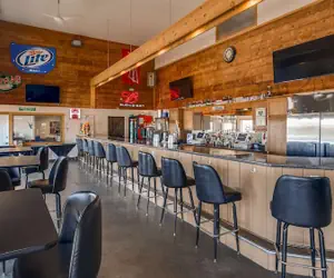 Photo 3 - SureStay Hotel by Best Western Thomson