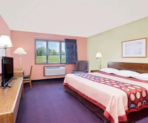 Photo 3 - Super 8 by Wyndham Sturgeon Bay