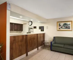 Photo 4 - Super 8 by Wyndham Prestonsburg