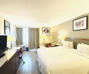 Photo 4 - Ramada Plaza by Wyndham Garden Grove/Anaheim South