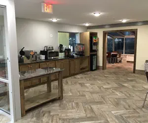 Photo 5 - Super 8 by Wyndham Meridian