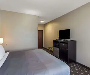 Photo 4 - Quality Inn Galesburg near US Highway 34 and I-74