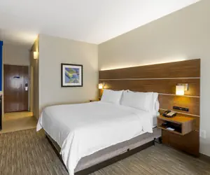Photo 3 - Holiday Inn Express Hotel & Suites Harrison, an IHG Hotel