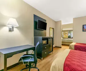 Photo 4 - Econo Lodge