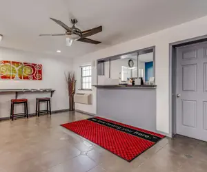 Photo 2 - Econo Lodge Inn & Suites