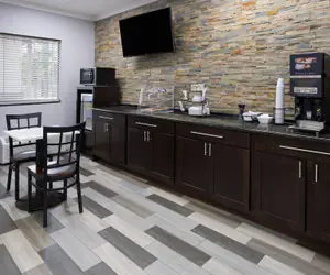 Photo 5 - Super 8 by Wyndham Perry GA