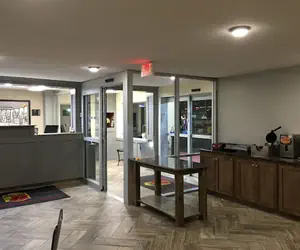 Photo 3 - Super 8 by Wyndham Meridian