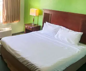 Photo 3 - Knights Inn Lake City