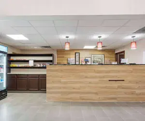 Photo 2 - Country Inn & Suites by Radisson, Pickerington, OH