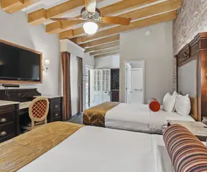 Photo 5 - Place d'Armes Hotel