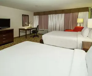 Photo 5 - Kenner Garden Hotel