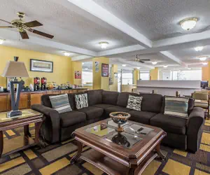 Photo 5 - Econo Lodge Byron