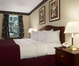 Photo 4 - Days Inn by Wyndham Grayling