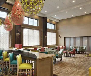 Photo 2 - Hampton Inn & Suites St. Louis/Alton