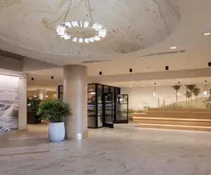 Photo 5 - Hilton Santa Monica Hotel & Suites