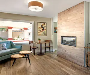 Photo 3 - Econo Lodge Inn & Suites Durango