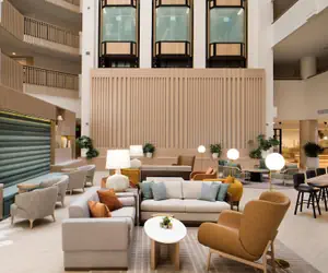 Photo 3 - Hilton Santa Monica Hotel & Suites