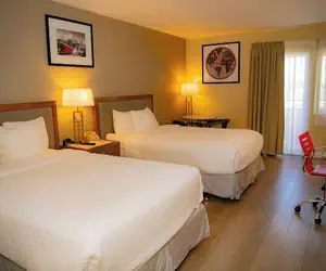 Photo 2 - Ramada Plaza by Wyndham Garden Grove/Anaheim South