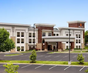 Photo 2 - La Quinta Inn & Suites by Wyndham Memphis Wolfchase