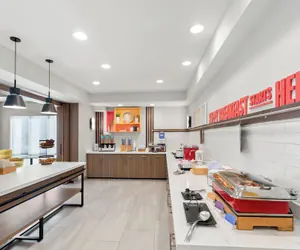 Photo 2 - Hampton Inn & Suites New Castle