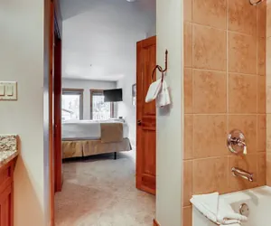 Photo 5 - Premier Red Hawk Lodge 2 Br~walk To Slopes~kids Ski Free 2 Bedroom Condo by RedAwning