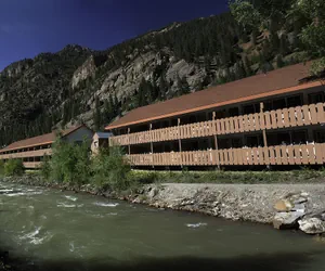 Photo 2 - Hot Springs Inn