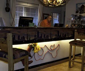 Photo 3 - Hot Springs Inn