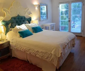 Photo 5 - Beverly Hills Celebrity Home