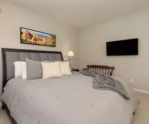 Photo 4 - Trademark Condo Short Walk to Shuttle by RedAwning