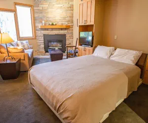 Photo 2 - Iron Horse C5083 Studio Bedroom Condo by RedAwning