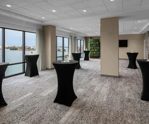 Photo 4 - Courtyard by Marriott Clearwater Beach