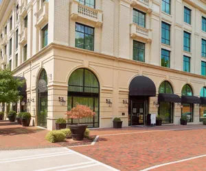 Photo 2 - The Hamilton Alpharetta, Curio Collection by Hilton