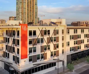 Photo 2 - Vīb Hotel by Best Western Phoenix - Tempe