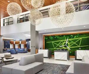 Photo 4 - Embassy Suites by Hilton Atlanta Airport North