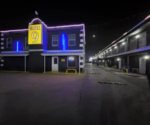 Photo 2 - Motel 9