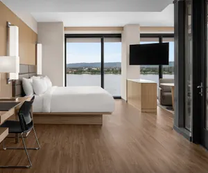 Photo 4 - AC Hotel Vancouver Waterfront