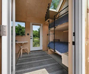 Photo 3 - Bunkies- The Hold