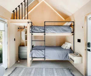 Photo 4 - Bunkies- The Hold