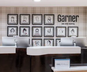 Photo 2 - Garner Hotel Victoria - East by IHG