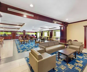 Photo 5 - Best Western Plus Pratt