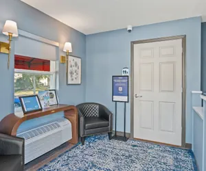 Photo 3 - Baymont by Wyndham Ocala Suites