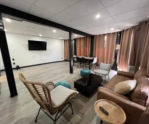 Photo 4 - Harborside Suites