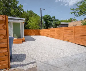 Photo 2 - Cozy and Lovely 2BR 1BA Apt B Near Lively Downtown