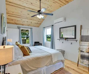 Photo 3 - Luxurious Cottage on 3-acre's in Fred Wine Country