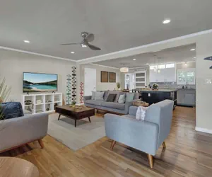 Photo 2 - Luxury Mid Century Charmer Near Historic Main St