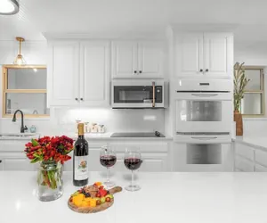 Photo 2 - Pecan Retreat-half Mile to Main