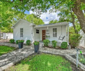 Photo 2 - Charming Cottage Near Main With Patio&firepit!!